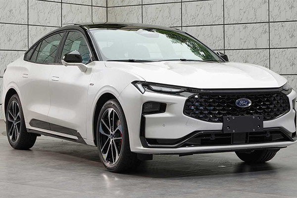 New Ford Mondeo Unveils Final Design In Leaked Photos From China (PHOTOS)