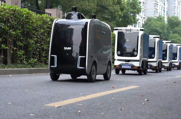 Alibaba's Delivery Robots Xiaomanlv Has Delivered Over 1 Million Parcels In China Since Its Launch - autojosh 