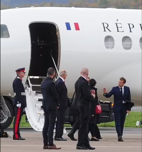 (PHOTOS) Buhari's Air Force Jet, Biden's Air Force One, Bezos' Gulf Stream Leads 400 Private Jets Into COP26 Meeting - autojosh 