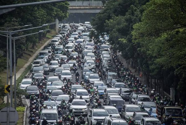 Photos Of The Day : Motorcycles In Jakarta, Indonesia, Where 8 In Every 10 People Own At Least One - autojosh 