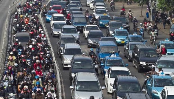 Photos Of The Day : Motorcycles In Jakarta, Indonesia, Where 8 In Every 10 People Own At Least One - autojosh 