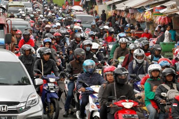 Photos Of The Day : Motorcycles In Jakarta, Indonesia, Where 8 In Every 10 People Own At Least One - autojosh 