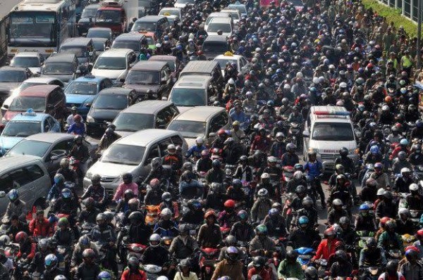 Photos Of The Day : Motorcycles In Jakarta, Indonesia, Where 8 In Every 10 People Own At Least One - autojosh