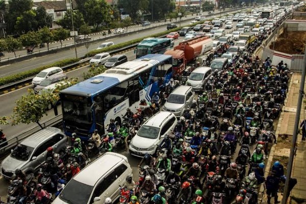 Photos Of The Day : Motorcycles In Jakarta, Indonesia, Where 8 In Every 10 People Own At Least One - autojosh 