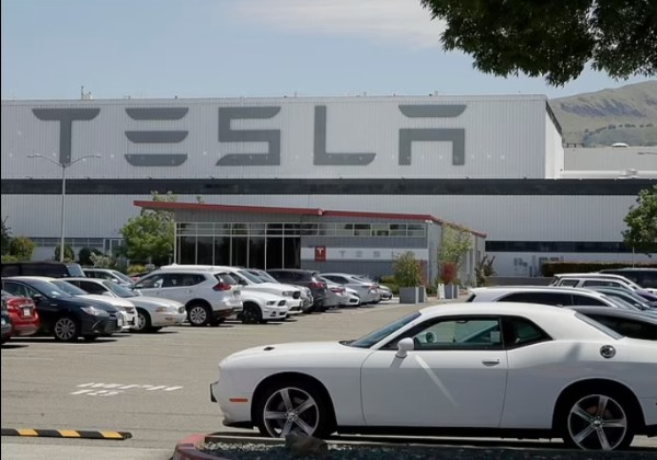 Tesla Blasted For Shipping Electric Cars Without USB Ports, Amid Global Chip Shortage - autojosh 