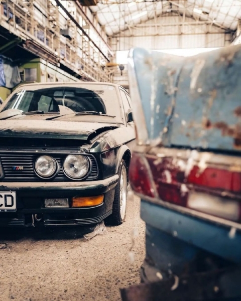 Pictures Of The Day : 175 Abandoned Classic Cars Found Under A Single Roof - autojosh 