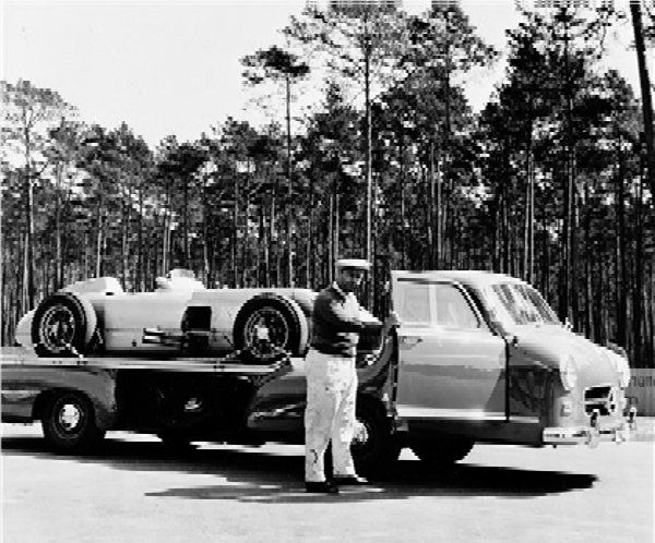 “Blue Wonder” Transporter Provided Fast Transport For Mercedes-Benz Racing Cars In The 1950s - autojosh 