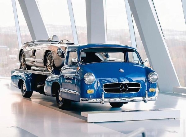 “Blue Wonder” Transporter Provided Fast Transport For Mercedes-Benz Racing Cars In The 1950s - autojosh 