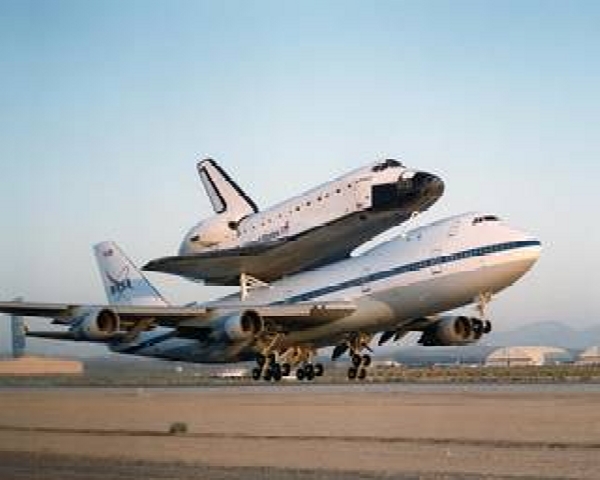 NASA Used Boeing 747s To Transport Space Shuttle Orbiters From Landing Sites Back To Launch Complex - autojosh 