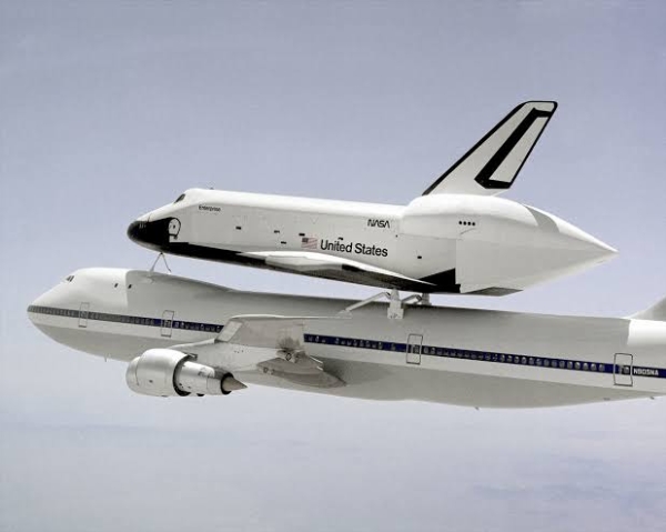 NASA Used Boeing 747s To Transport Space Shuttle Orbiters From Landing Sites Back To Launch Complex - autojosh 