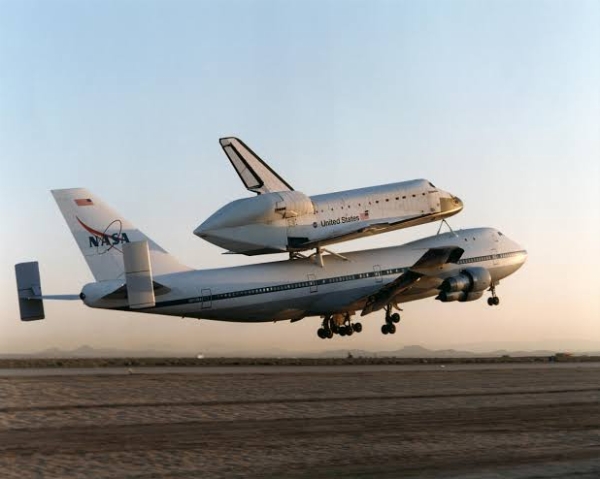 NASA Used Boeing 747s To Transport Space Shuttle Orbiters From Landing Sites Back To Launch Complex - autojosh