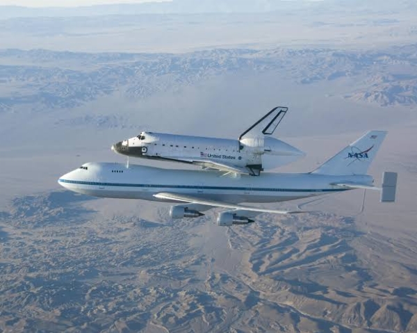 NASA Used Boeing 747s To Transport Space Shuttle Orbiters From Landing Sites Back To Launch Complex - autojosh 