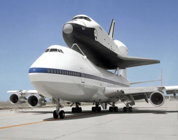 NASA Used Boeing 747s To Transport Space Shuttle Orbiters From Landing Sites Back To Launch Complex - autojosh 