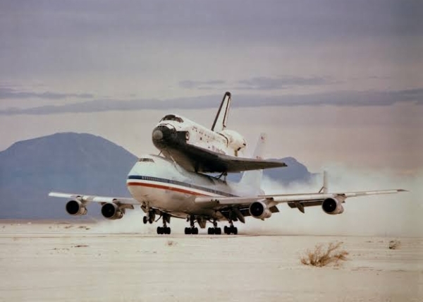 NASA Used Boeing 747s To Transport Space Shuttle Orbiters From Landing Sites Back To Launch Complex - autojosh 