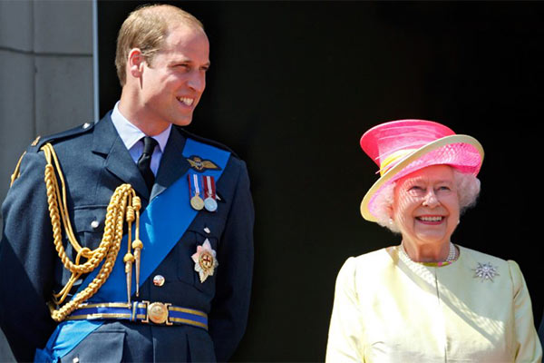 Prince William Urged To Stop Flying Helicopters, 'It Keeps The Queen Awake At Night' (PHOTOS)