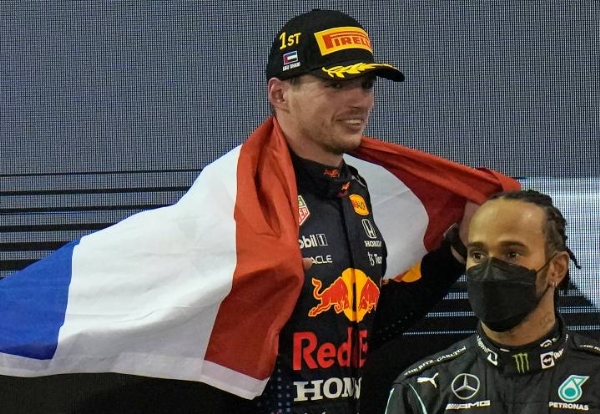 Red Bull's Max Verstappen Overtook Mercedes' Hamilton On The Last Lap To Win 2021 Formula 1 World Championship - autojosh 