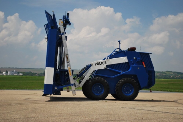 Bozene Riot Vehicle - autojosh 