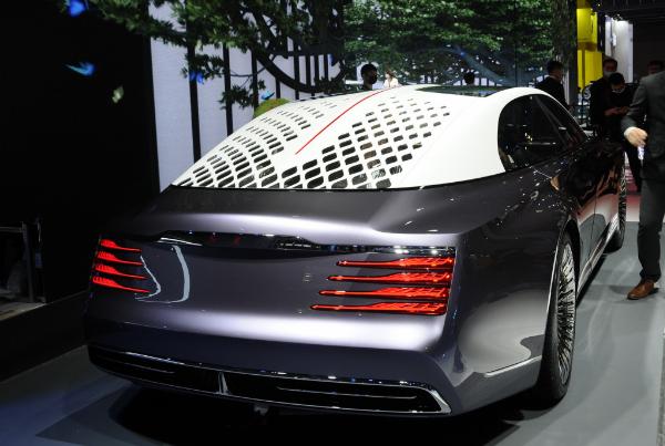 Photos Of The Day : Hongqi L-Concept Has Rear Suicide Doors And No Steering Wheel - autojosh 
