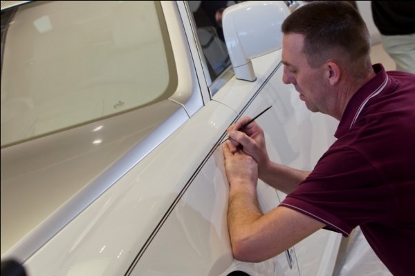 Only Man, Mark Court, Has Been Painting The Pinstripes On All Rolls-Royce Cars Since 2003 - autojosh 