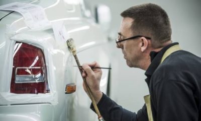 Only Man, Mark Court, Has Been Painting The Pinstripes On All Rolls-Royce Cars Since 2003 - autojosh