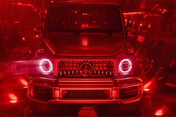 The Red Pill For The G-Class: Mercedes-Benz Appeared At The Premiere Of “The Matrix Resurrections”