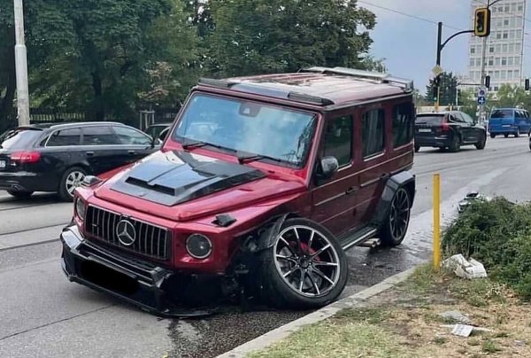 Photos Of The Day : Mercedes-Benz G-Wagon SUV Suffers Catastrophic Ball Joint Failure - autojosh 