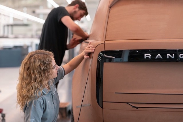 Photos Of The Day : Modellers Using Clay To Design The New Range Rover - autojosh 