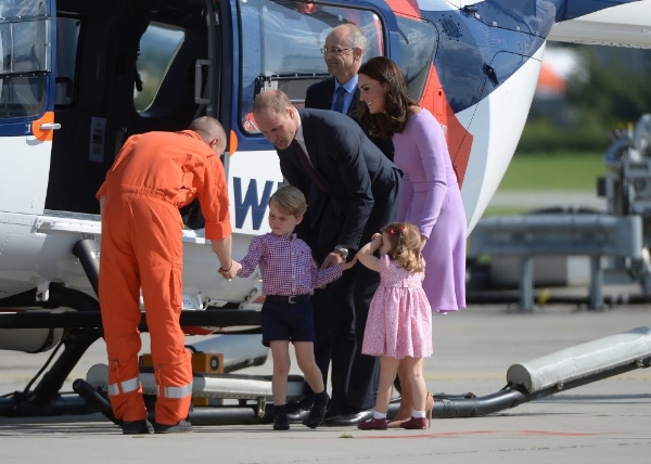 Queen Wants 'Grandson And Heir To The Throne' Prince William To Stop Flying Helicopters Amid Safety Fears - autojosh 