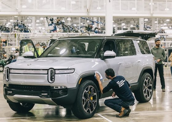 First Two Rivian R1S Electric SUVs Delivered To Company's CEO And CFO - autojosh