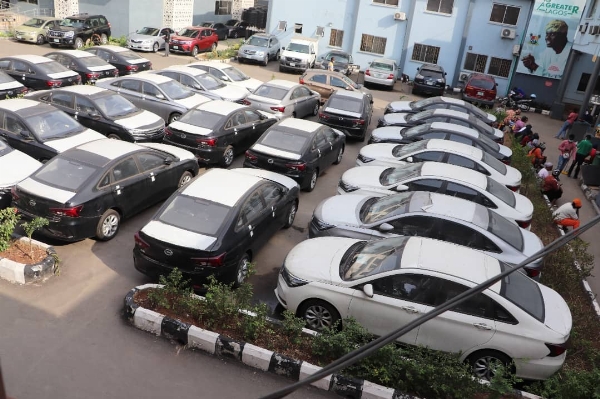 Sanwo-Olu Doles Out 30 Vehicles To Medical Directors Of State-owned Hospitals - autojosh 