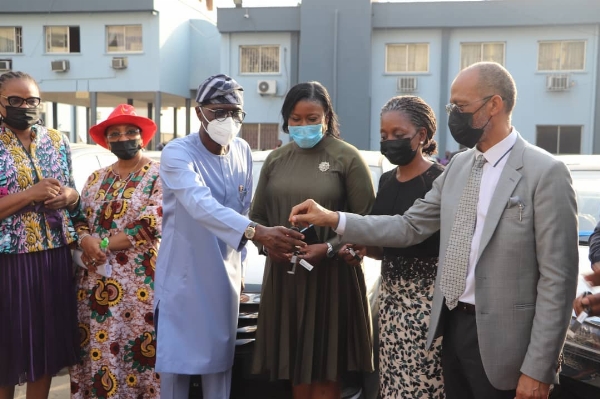 Sanwo-Olu Doles Out 30 Vehicles To Medical Directors Of State-owned Hospitals - autojosh 