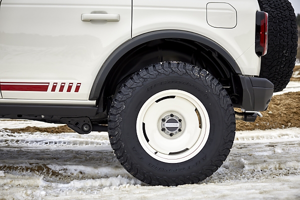 One-off '2021 Ford Bronco Pope Francis Center First Edition' Set To Be Auctioned For Charity - autojosh 