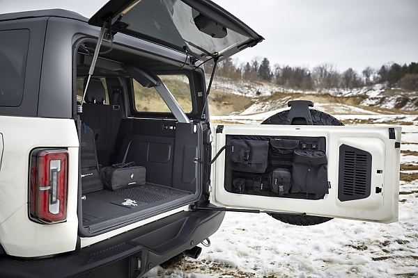 One-off '2021 Ford Bronco Pope Francis Center First Edition' Set To Be Auctioned For Charity - autojosh 