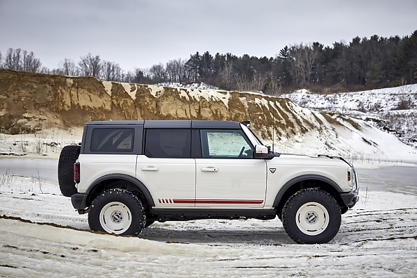 One-off '2021 Ford Bronco Pope Francis Center First Edition' Set To Be Auctioned For Charity - autojosh 