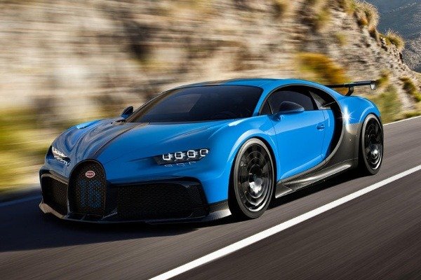 Owner Paid $20k Repair Bill After Bugatti Chiron Hit A Massive Pothole, Damaging A Tyre And Wheel - autojosh 