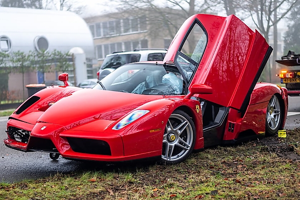 A Mechanic Just Wrecked A Ferrari Enzo After Smashing The $3.5 Million Sports Car Into Tree - autojosh 