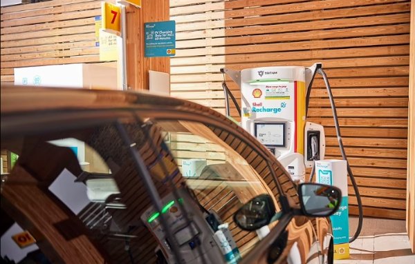 Shell Converts Its Petrol Station In London Into Electric Car Charging Hub, See Before And After Photos - autojosh 
