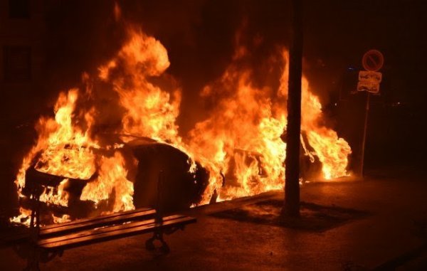 A Strange Tradition Of Setting Cars On Fire In France On New Year’s Eve Saw 874 Burned On Dec. 31st, 2021 - autojosh 