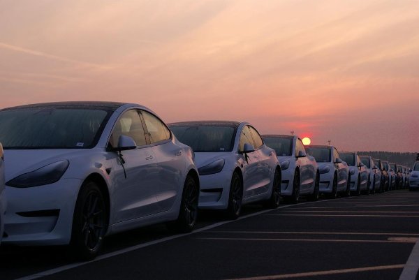 Tesla Delivered A Record 936,172 Electric Vehicles In 2021, An 87% Increase Versus 2020 - autojosh 