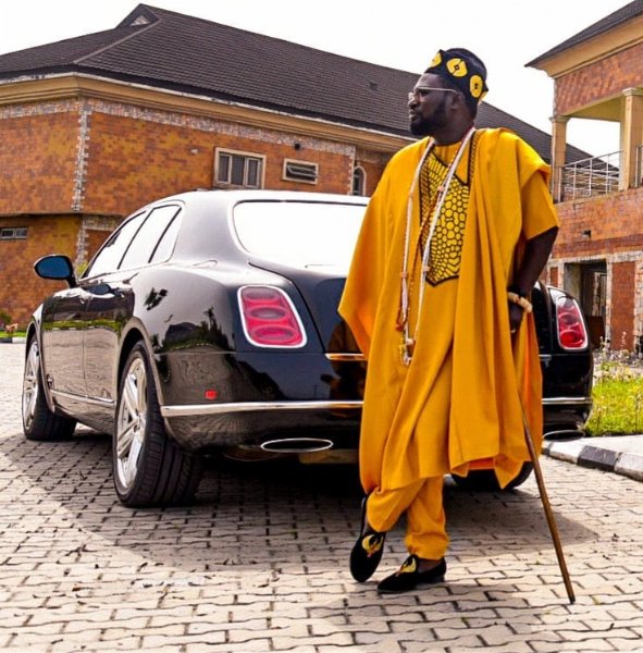 Warri Billionaire Chief Ayirimi Emami Flaunts His Rolls-Royce Phantom And Bentley Mulsanne - autojosh 