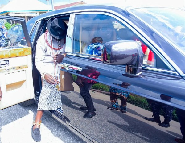 Warri Billionaire Chief Ayirimi Emami Flaunts His Rolls-Royce Phantom And Bentley Mulsanne - autojosh 