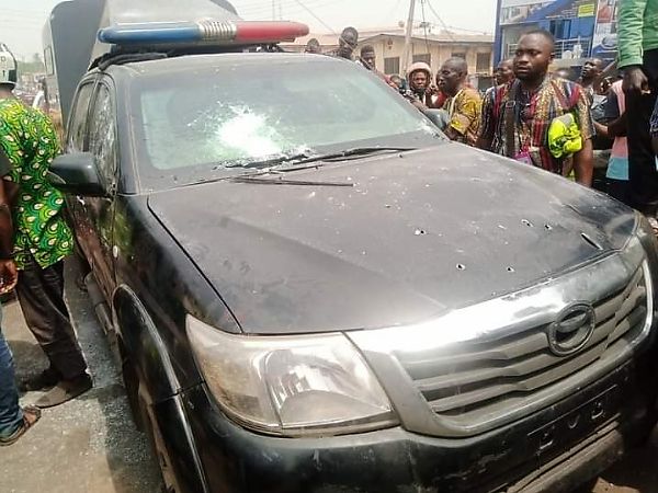 Armed Robbers Dressed In Police Uniform Attack Bullion Van In Ibadan, Kills 2 Policemen, Three Others - autojosh 