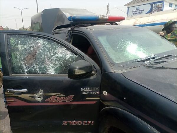 Armed Robbers Dressed In Police Uniform Attack Bullion Van In Ibadan, Kills 2 Policemen, Three Others - autojosh