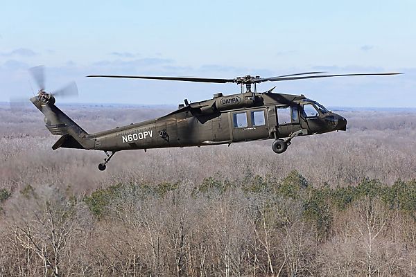 U.S Black Hawk Helicopter Flies For First Time Without A Pilot On Board - autojosh 