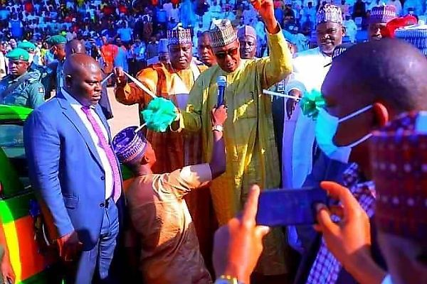 Borno Governor Zulum Distributes 610 Vehicles, Including Taxis, Tricycles And Buses To Youths - autojosh 