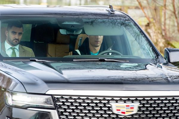 Cristiano Ronaldo Takes Cadillac Escalade Georgina Gifted Him For Birthday To Training - autojosh 