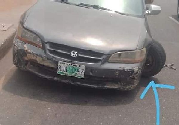Today's Photo : Honda Accord Suffers A Ball Joint Problem In Lagos - autojosh