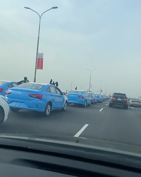 Today's Photos And Video : Hundreds Of LagRide Taxis Spotted On Third Mainland Bridge - autojosh 