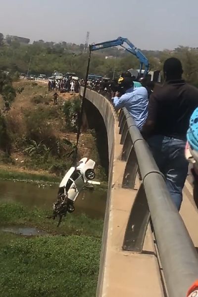 Man Escaped Unhurt After His Car Skidded Off Shehu Yar Adua Highway Into Jabi Lake - autojosh 
