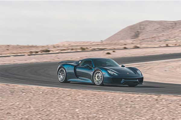 Valentine's Day Special: Porsche Shows Love To Its V8 Engine